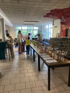 Vins d'été 5 - New Mauricette - NMGF New Mauricette - Bienvenue sur le site de la New Mauricette Generation Foundation (abréviation : NMGF) - Consultez sur notre site les informations suivantes : Accueil, Dons, Qui sommes nous ?, Notre But, Nos Coordonnées, Manifestation, Contact.